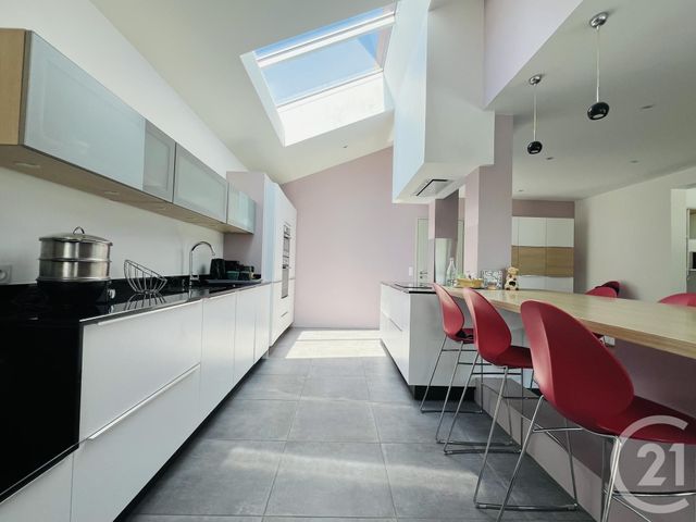 Maison &agrave; louer - 7 pi&egrave;ces - 204,44 m2 - Bassussarry - 64 - AQUITAINE