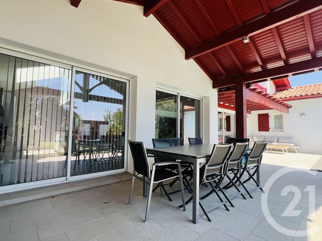 Maison &agrave; louer - 7 pi&egrave;ces - 204,44 m2 - Bassussarry - 64 - AQUITAINE